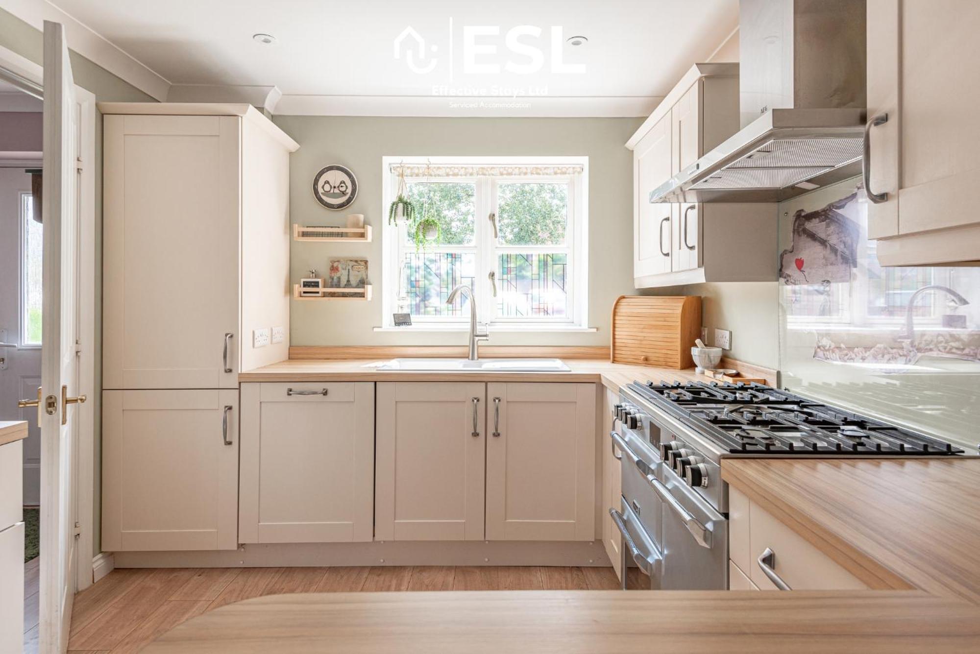 4 Bedroom Townhouse 10Mins Walk From Shrewsbury Town Centre With Parking Экстерьер фото